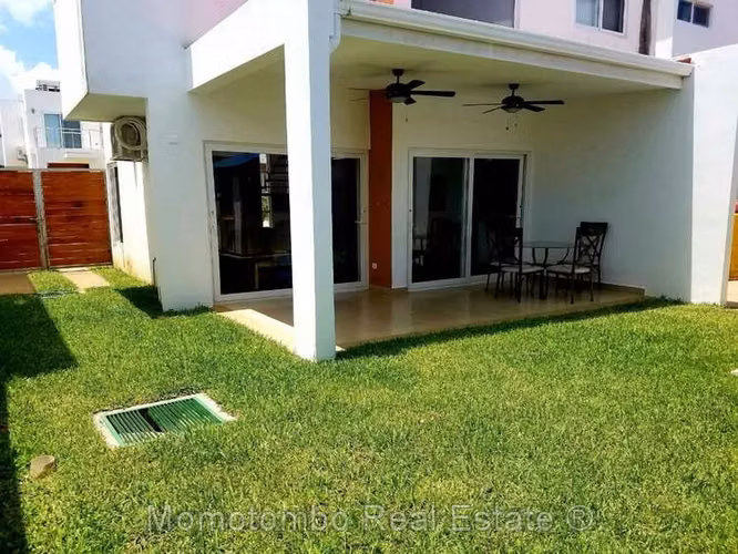 ¡Vive con lujo y seguridad en Las Colinas!