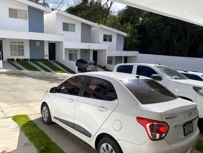 Townhouse en venta en Condominio Valparaíso – Mirador de Santo Domingo