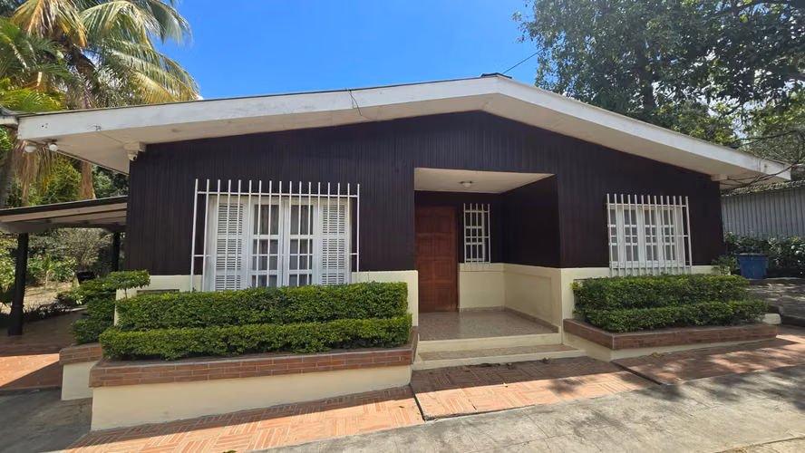 Se vende casa campestre en Carretera sur