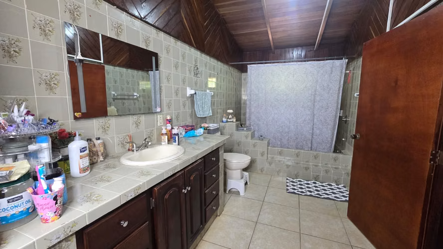 Casa campestre con amplio terreno en venta en Monte Tabor