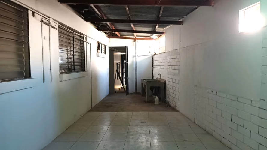 Amplio Local en Renta en Bolonia - Imagen 18