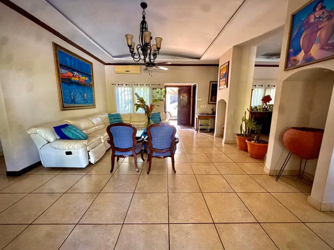 Preciosa Casa en Venta en Santo Domingo