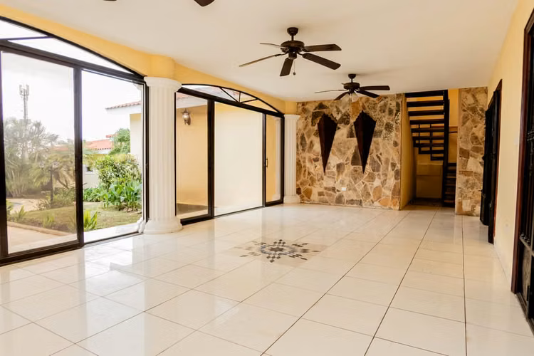 Vendo casa en Las Cubres