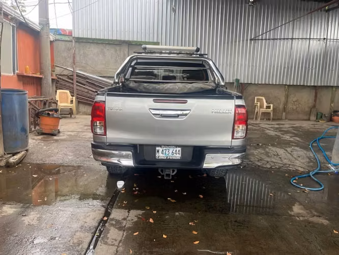  TOYOTA HILUX DOBLE CABINA AÑO 2023 MECANICA INTERMEDIA EXCELENTE ESTADO 
