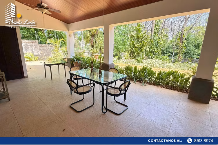Residencia de alta ingeniería y diseño exclusivo en venta -LL