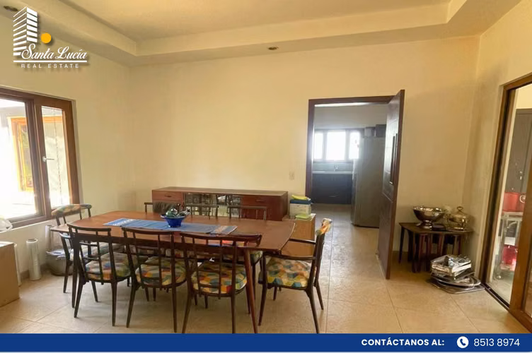 Residencia de alta ingeniería y diseño exclusivo en venta -LL