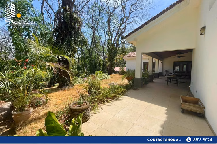 Residencia de alta ingeniería y diseño exclusivo en venta -LL
