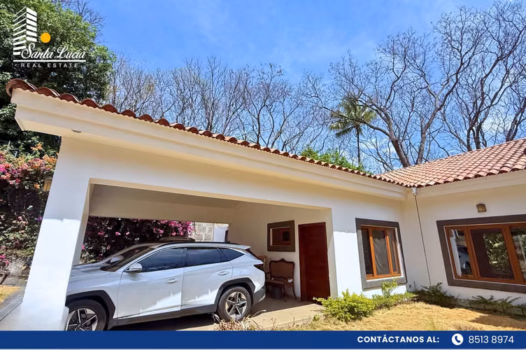 Residencia de alta ingeniería y diseño exclusivo en venta -LL