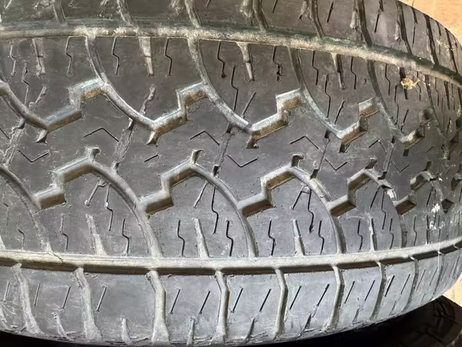 Ganga!!! Vendo llantas P265/60R18!!! - Imagen 3