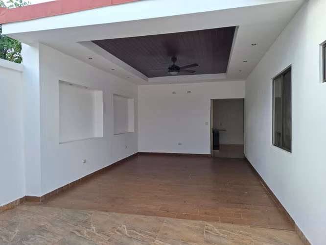 GG - !! Venta, casa en Veracruz, con amplio patio !!
