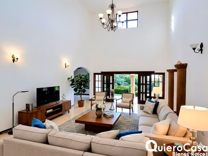 Preciosa residencia en renta en Las Cumbres - Imagen 2