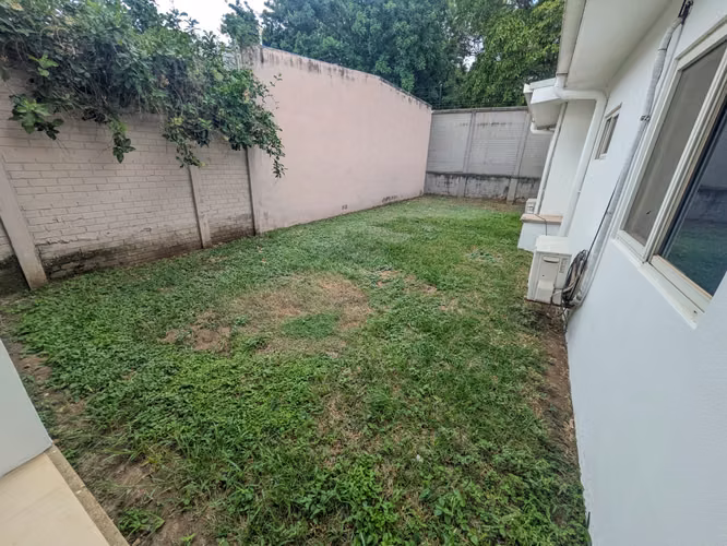 propiedad en venta en el km 11 moderna y de una planta!