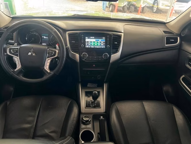 Mitsubishi L200 año 2024 - Imagen 5