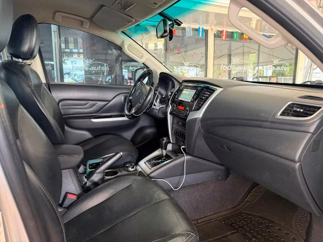 Mitsubishi L200 año 2020 - Imagen 6