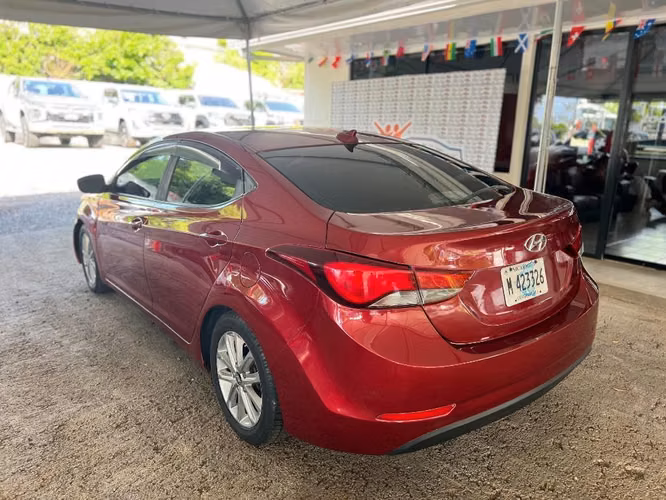 Hyundai Elantra año 2016