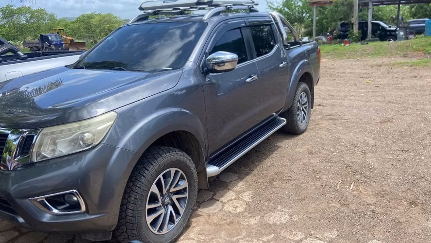 Vendo Nissan np 300 LE - Imagen 4