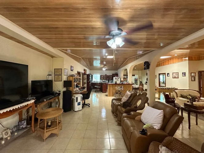 GG - Venta,  casa en San Marcos - Imagen 3