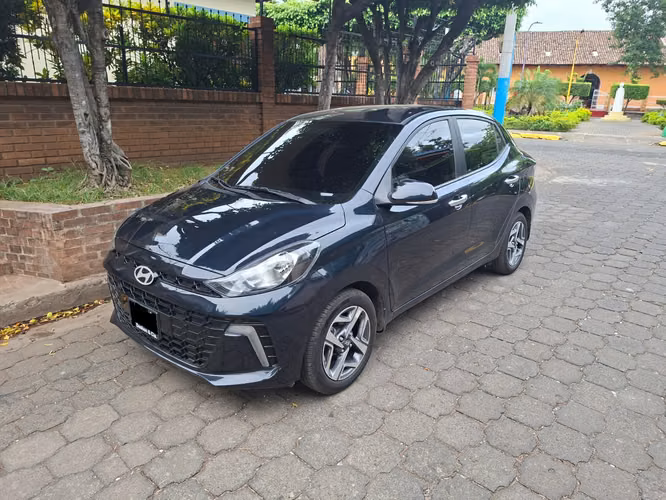 Hyundai Grand i10 Sedán 2026 – Motor 1.2 Automático, Seminuevo