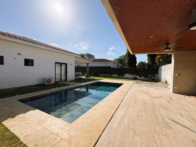 Exclusiva Casa de Lujo en Venta | Condominio en Las Colinas - Imagen 3