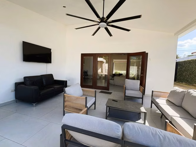 Exclusiva Casa de Lujo en Venta | Condominio en Las Colinas - Imagen 9