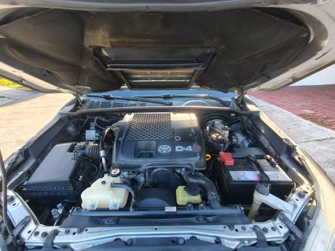 VENTA DE VEHICULO TOYOTA HILUZ 2019. AUTOMATICO