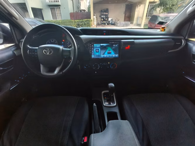 VENTA DE VEHICULO TOYOTA HILUZ 2019. AUTOMATICO