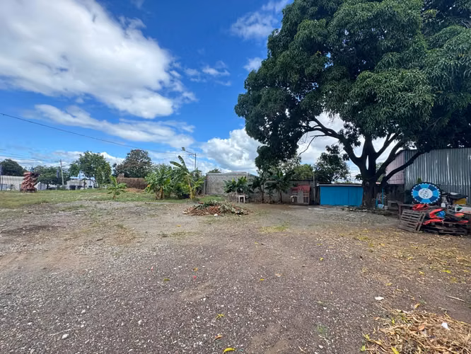 Venta de Bodega sobre la pista principal contiguo a MITRAB