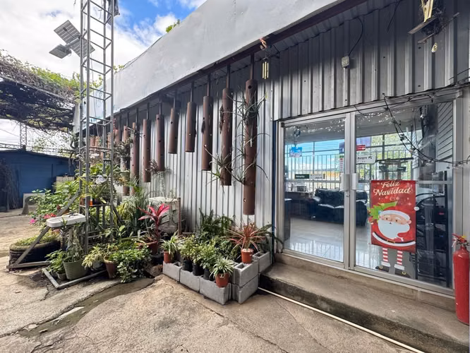 Warehouse for sale on the main road, next to MITRAB.