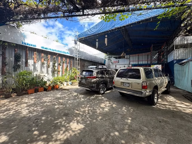 Venta de Bodega sobre la pista principal contiguo a MITRAB