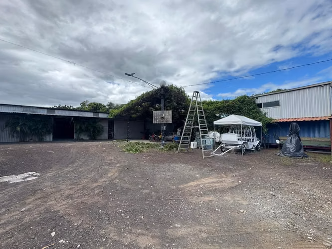 Venta de Bodega sobre la pista principal contiguo a MITRAB