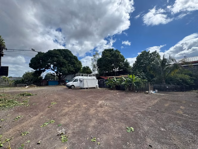 Venta de Bodega sobre la pista principal contiguo a MITRAB