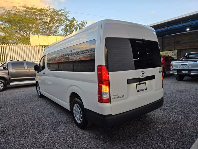 TOYOTA HIACE 2027