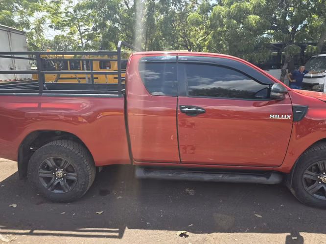 Toyota Hilux extra cab , año 2023 .. precio $35 mil - Imagen 6