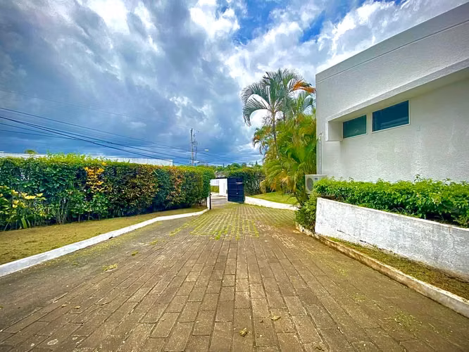 Hermosa Casa en Venta en Carretera Sur