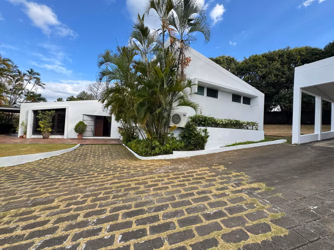Hermosa Casa en Venta en Carretera Sur