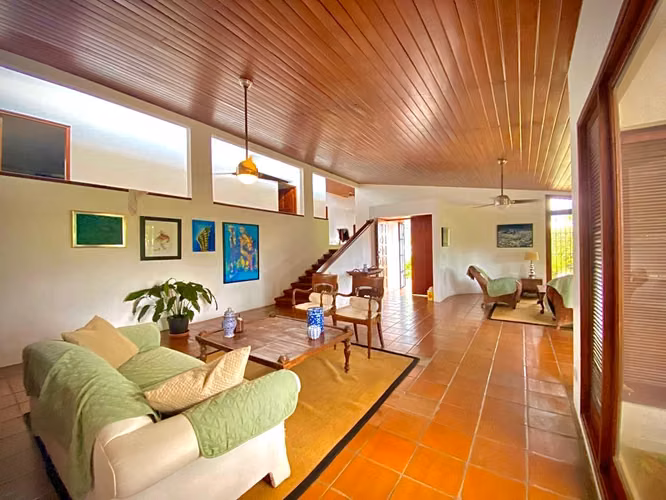 Hermosa Casa en Venta en Carretera Sur