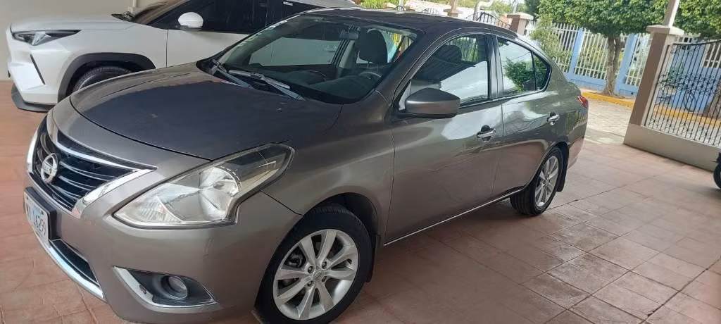 Nissan Versa 2016