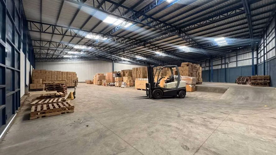 Se renta bodega carretera vieja a león