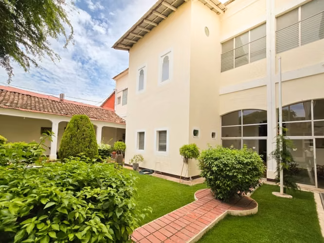 KC - Casa Colonial en Venta en el Corazón de Granada