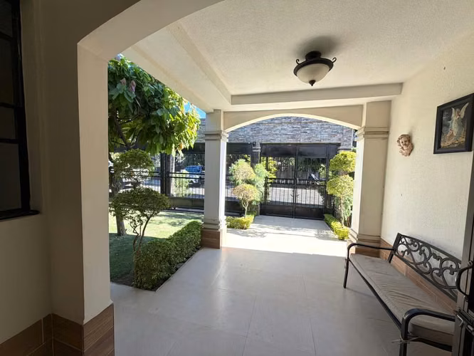 ZC - EN RENTA CASA LOMAS DEL VALLE - Imagen 4
