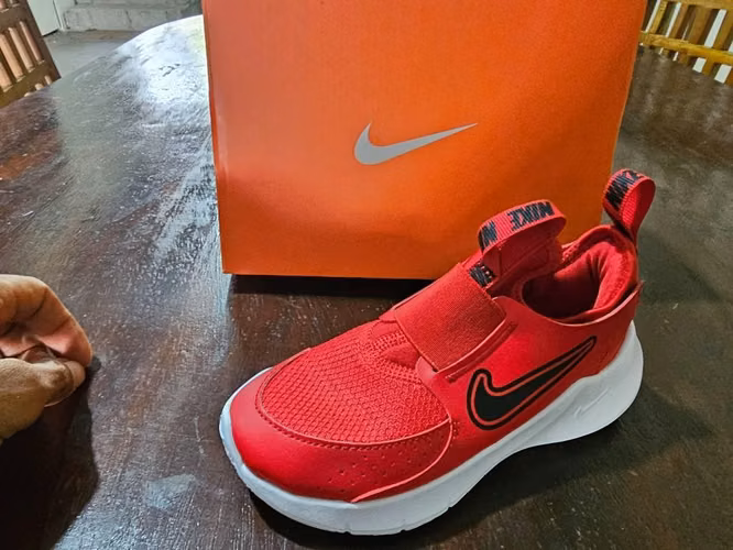 Shoe nike size 12 C