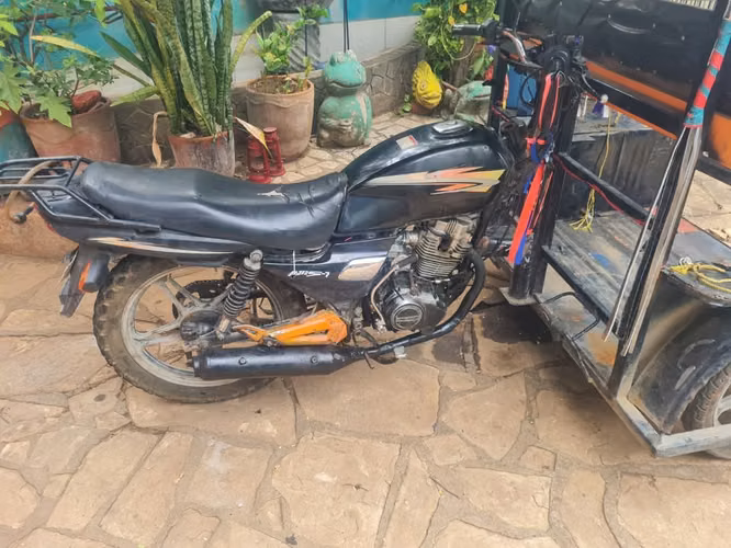 2013 Genesis hj125-7 sport - caponera
