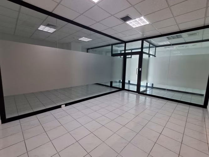 Se Rentan Oficinas de 80m2- 84m2- 117m2- 168m2- 325m2- 716m2.    CV