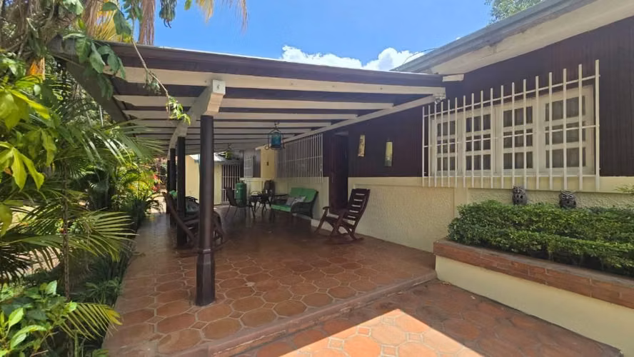 Amplia Residencia en Monte Tabor - Carretera Sur