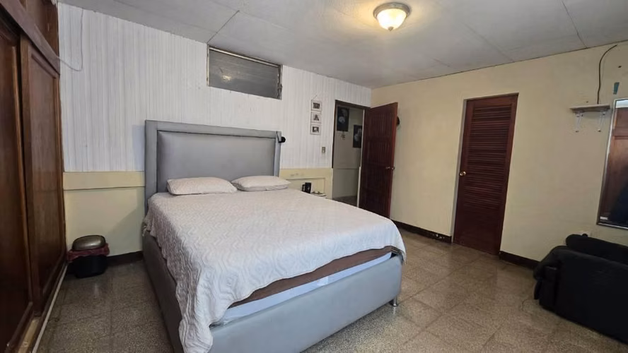 Amplia Residencia en Monte Tabor - Carretera Sur