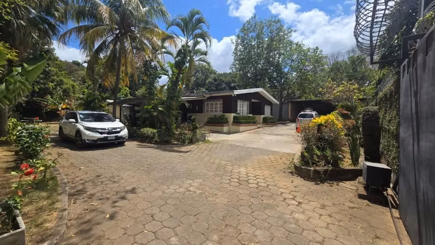 Amplia Residencia en Monte Tabor - Carretera Sur