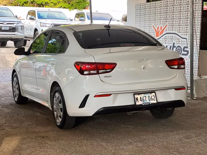 Kia Río año  2022