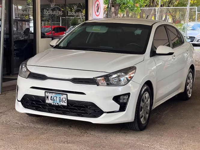 Kia Río año  2022