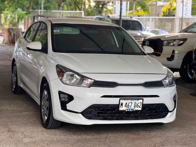 Kia Río año  2022