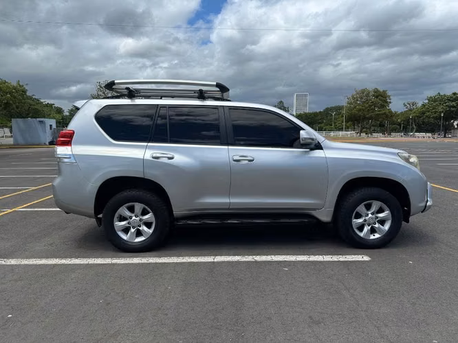 SE VENDE TOYOTA PRADO 2011